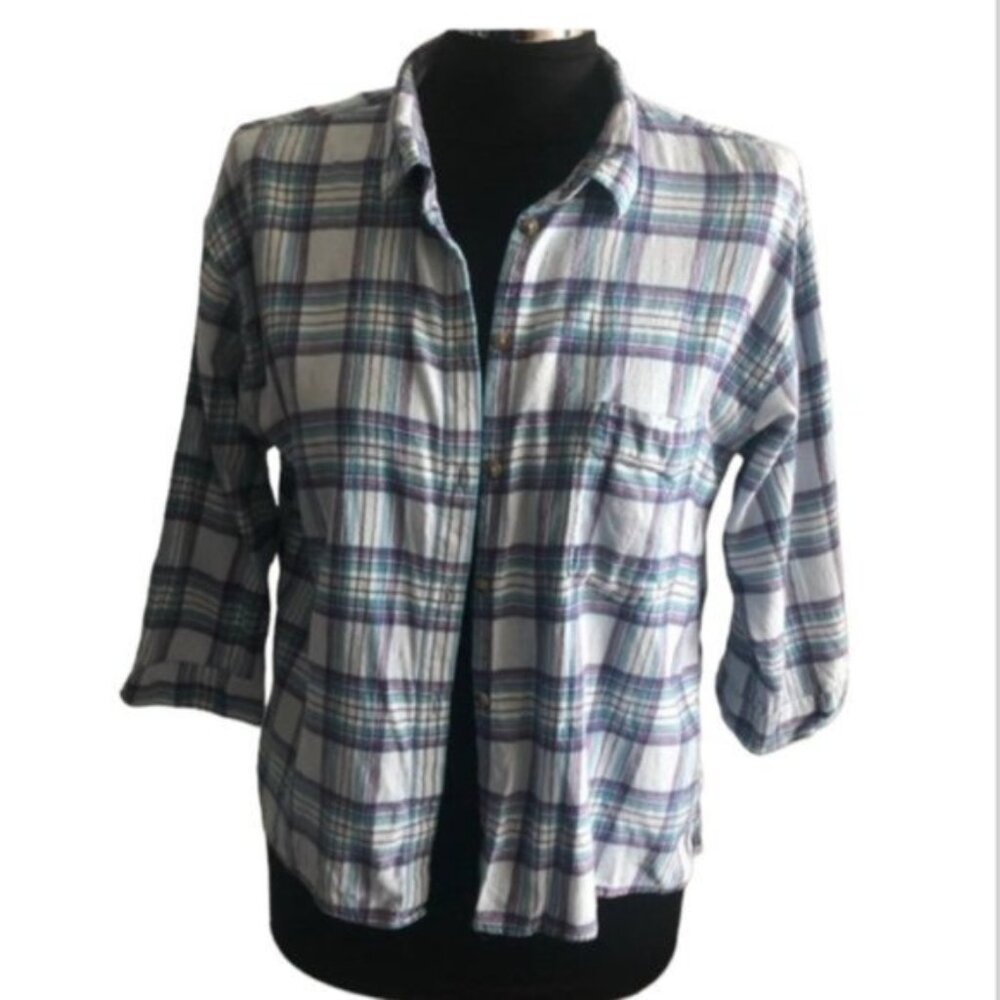 American Eagle blue plaid flannel top Collared Button Down Long Sleeves Sz. M